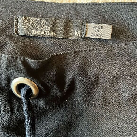 WOMEN’S BLACK MEDIUM PRANA BLISS KNICKER BERMUDA WALKING SHORTS SIZE MEDIUM - Picture 7 of 7